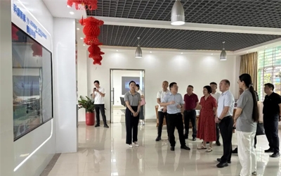 泉州市委常委、常務(wù)副市長黃景春一行蒞臨科盛智能調(diào)研指導(dǎo)